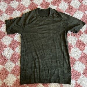 Men’s Lululemon Shirt